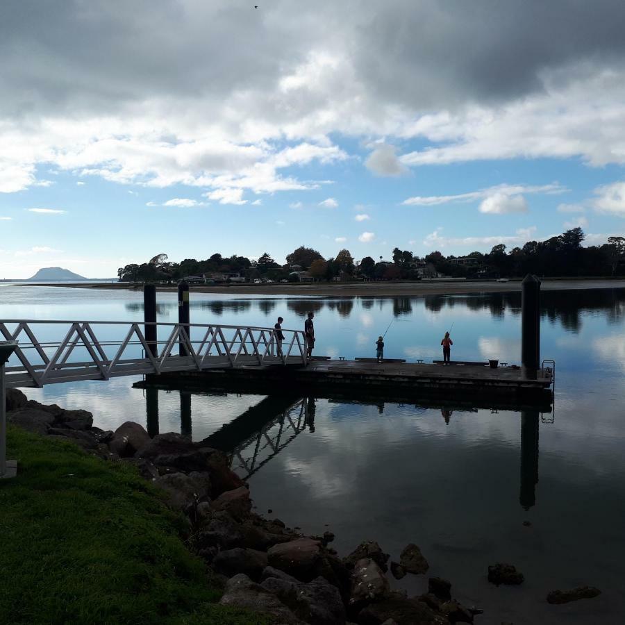 Guest House On Plummers Point Tauranga Eksteriør billede